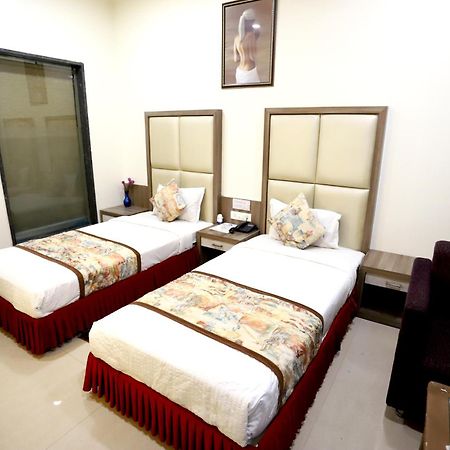 Hotel Blue Pearl Bhopal Buitenkant foto