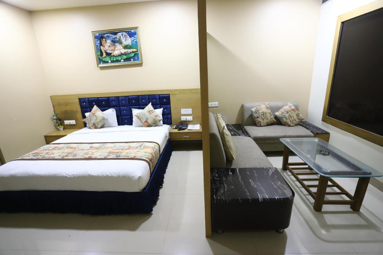 Hotel Blue Pearl Bhopal Buitenkant foto