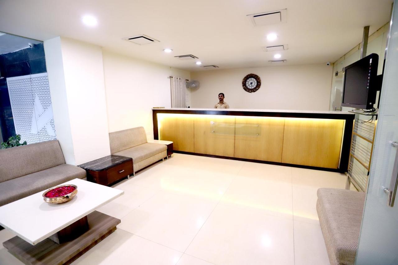 Hotel Blue Pearl Bhopal Buitenkant foto