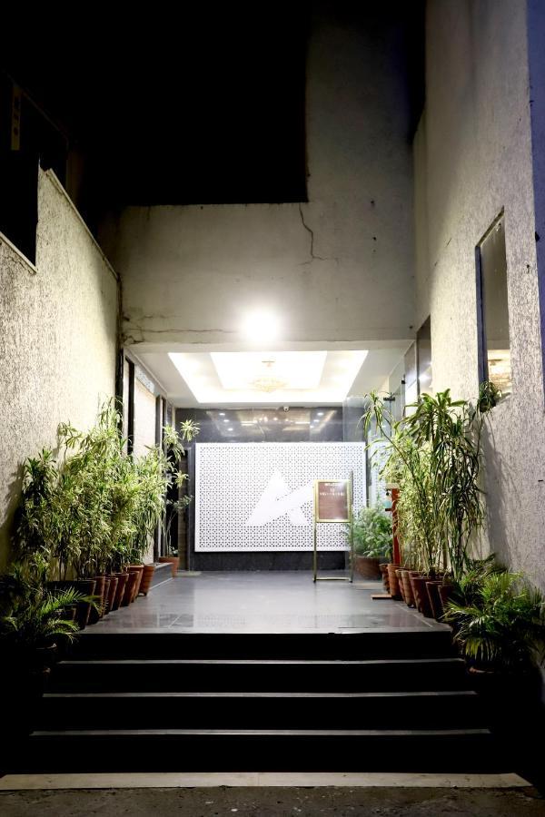 Hotel Blue Pearl Bhopal Buitenkant foto