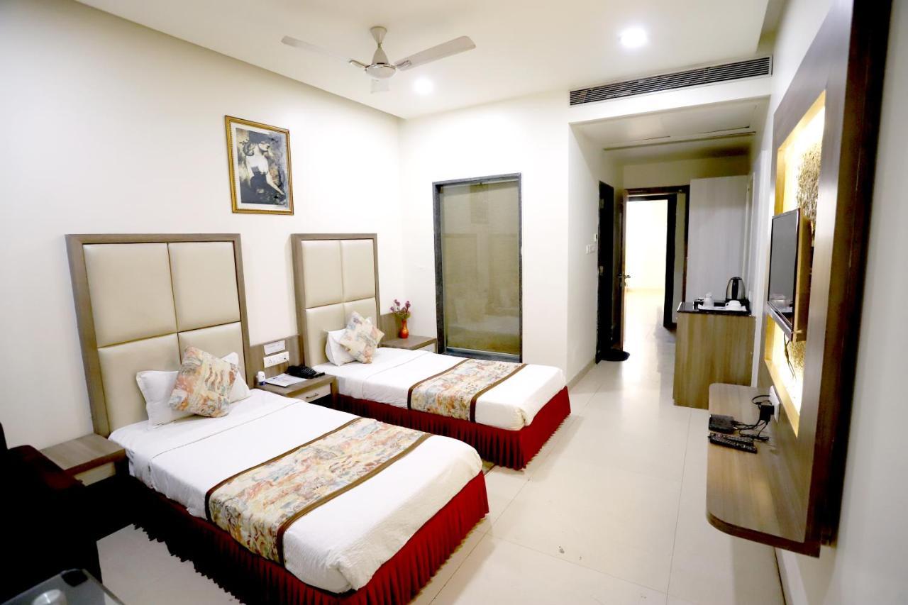 Hotel Blue Pearl Bhopal Buitenkant foto