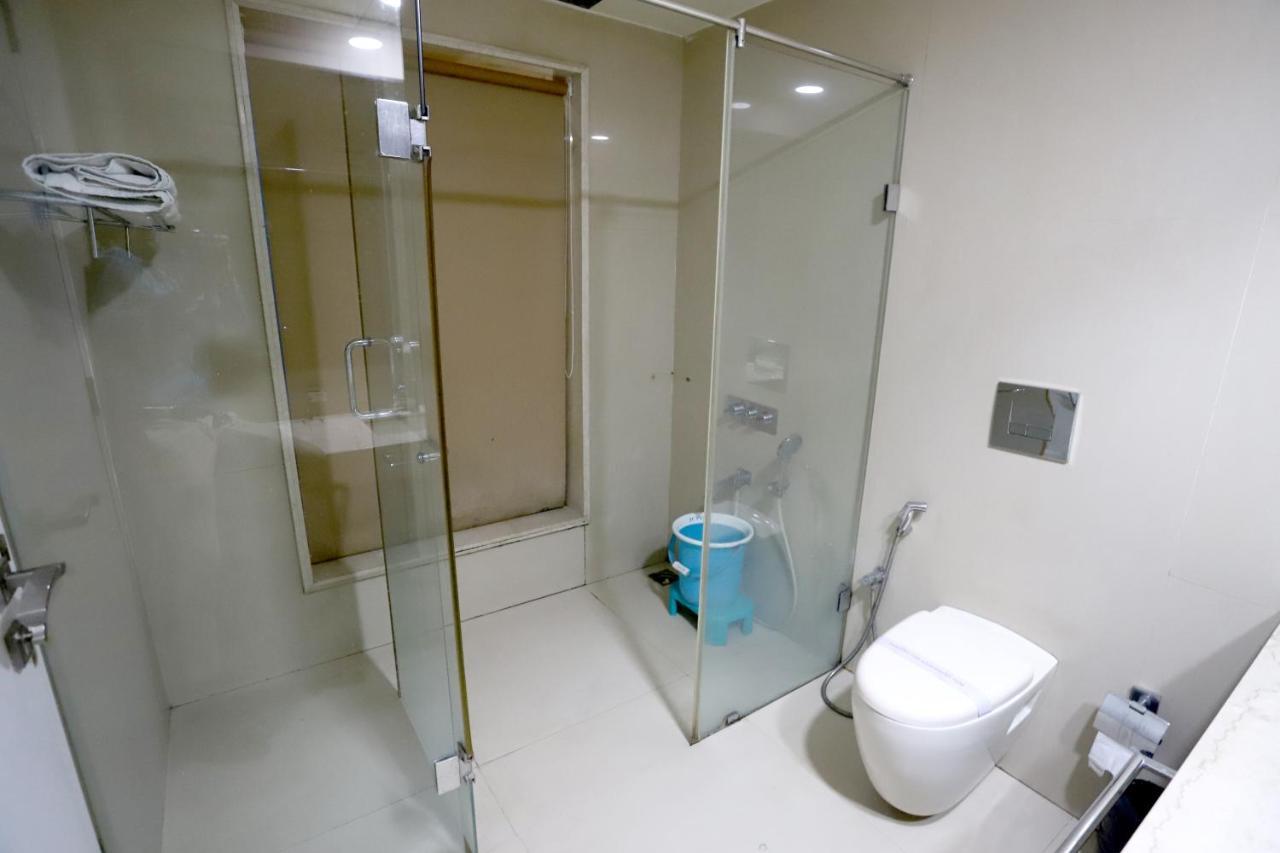 Hotel Blue Pearl Bhopal Buitenkant foto