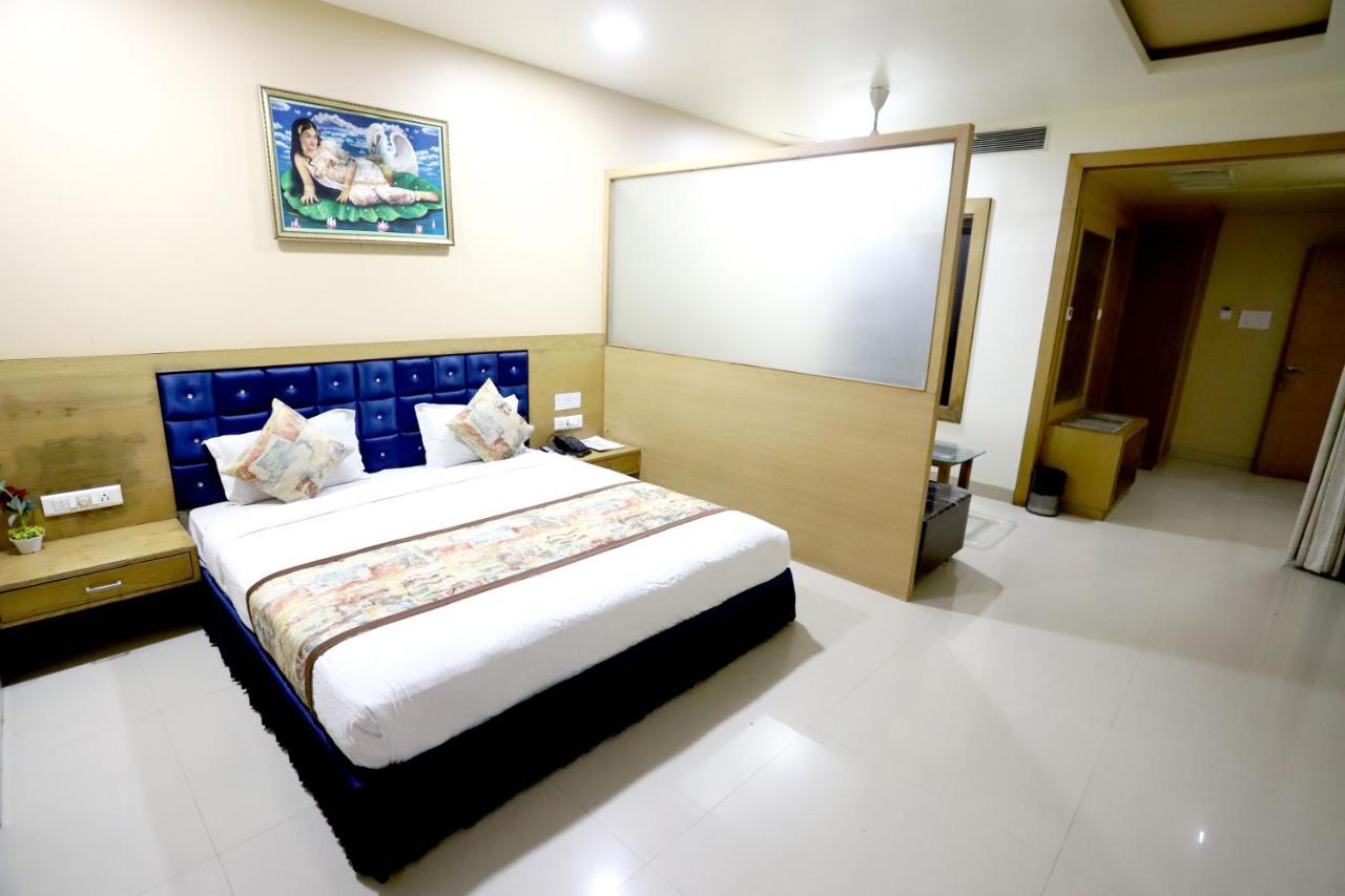 Hotel Blue Pearl Bhopal Buitenkant foto
