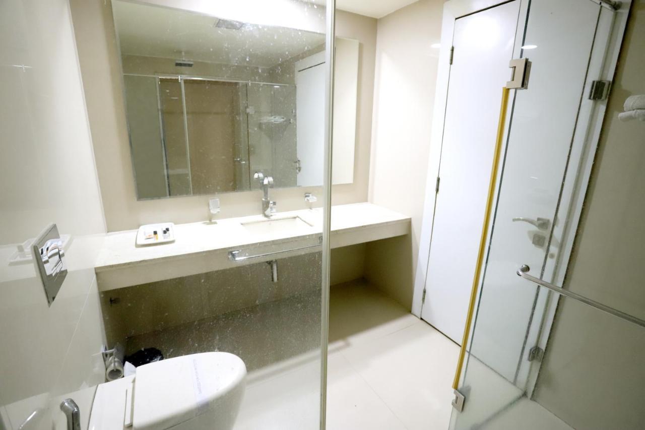 Hotel Blue Pearl Bhopal Buitenkant foto