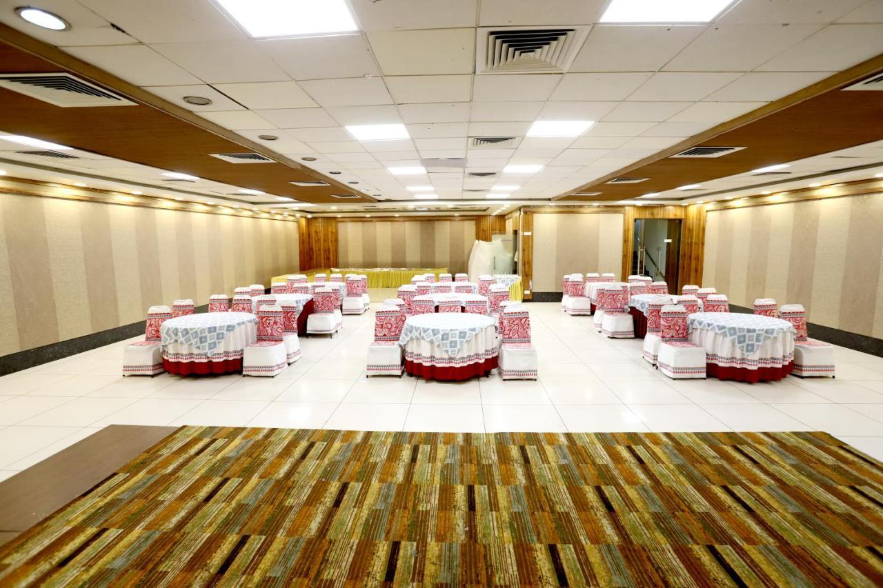 Hotel Blue Pearl Bhopal Buitenkant foto