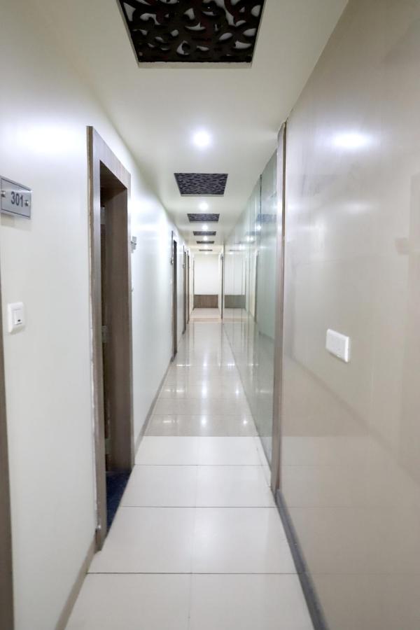 Hotel Blue Pearl Bhopal Buitenkant foto