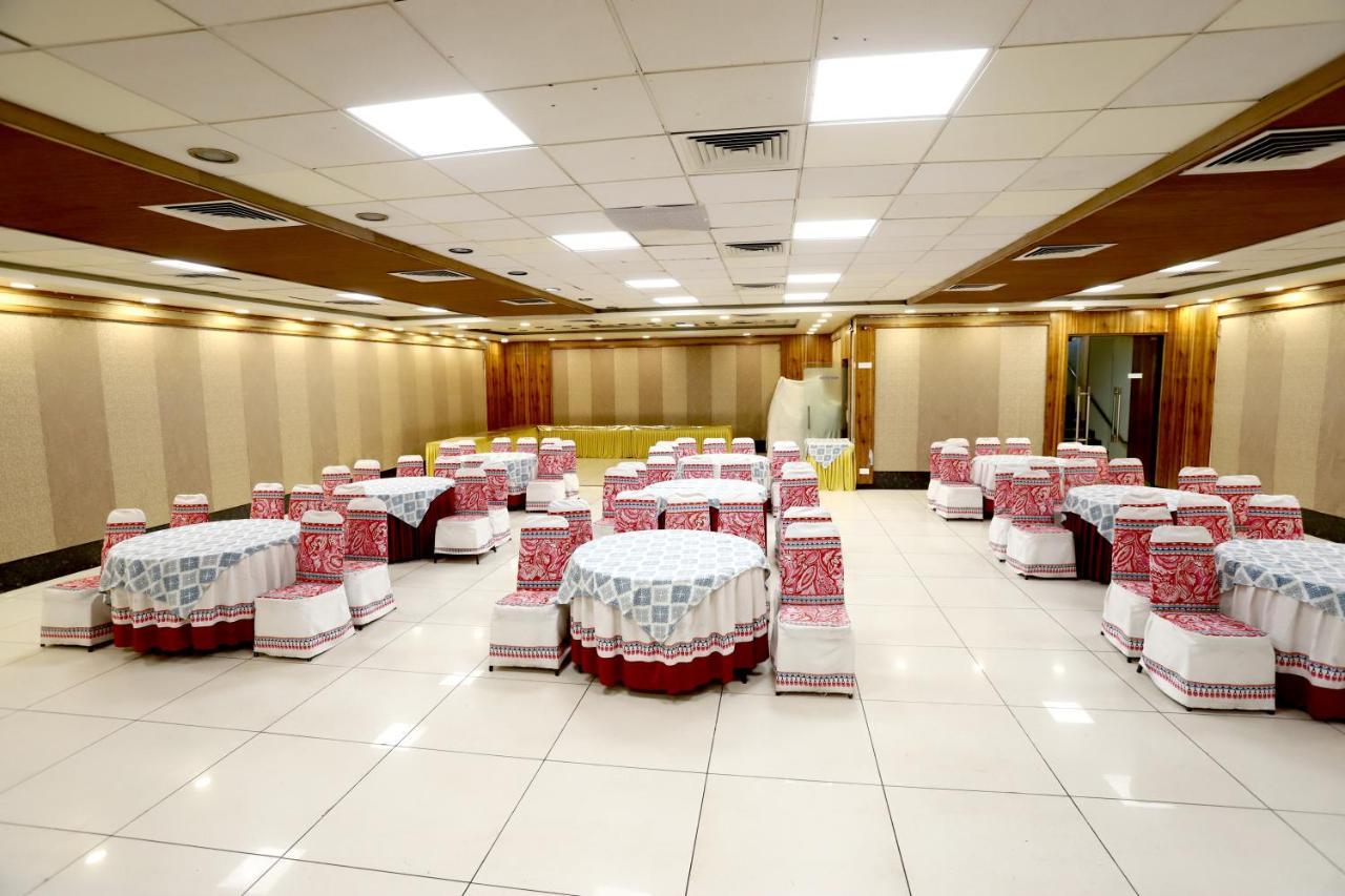 Hotel Blue Pearl Bhopal Buitenkant foto