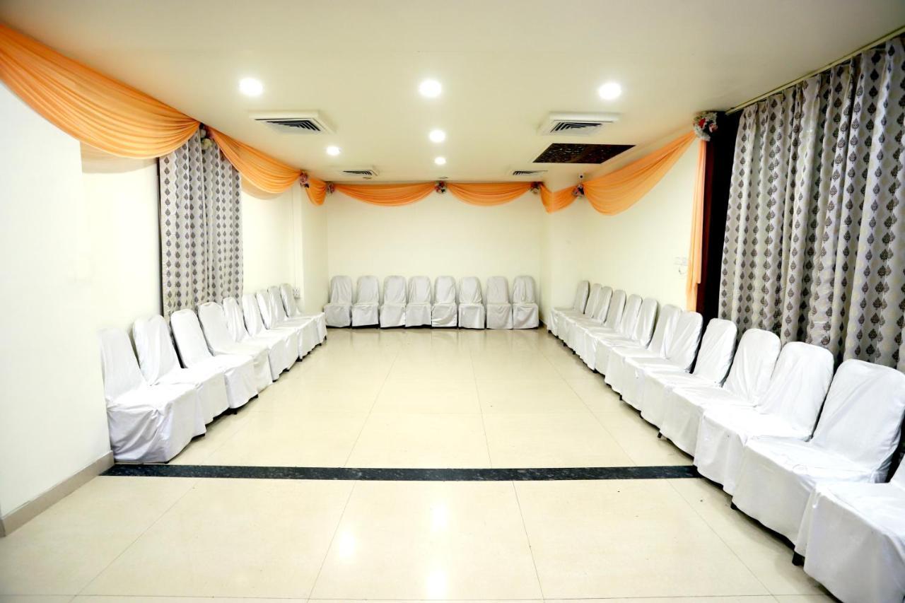 Hotel Blue Pearl Bhopal Buitenkant foto