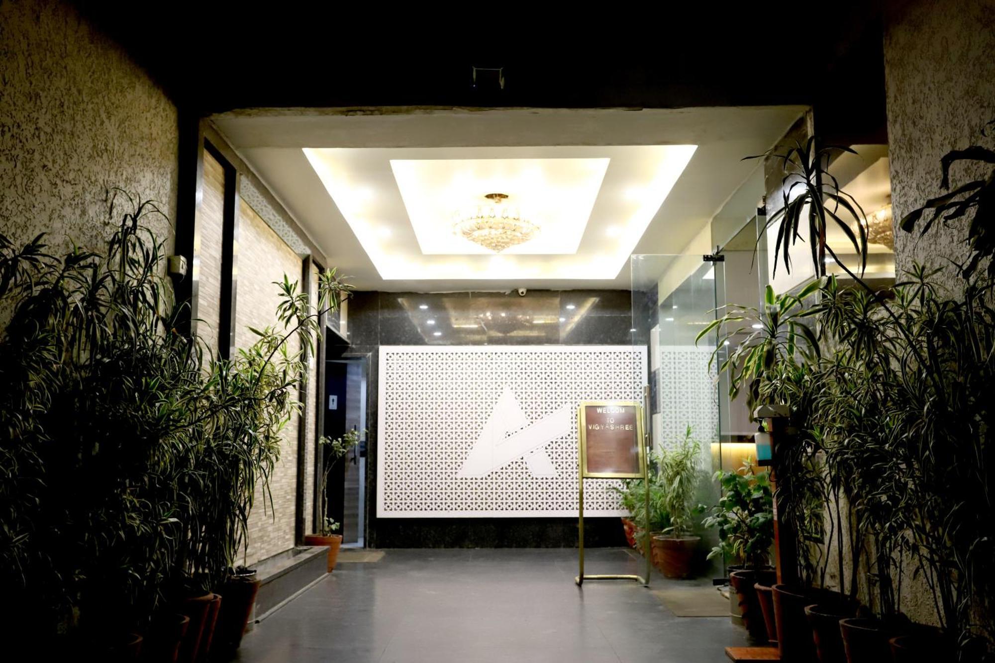 Hotel Blue Pearl Bhopal Buitenkant foto